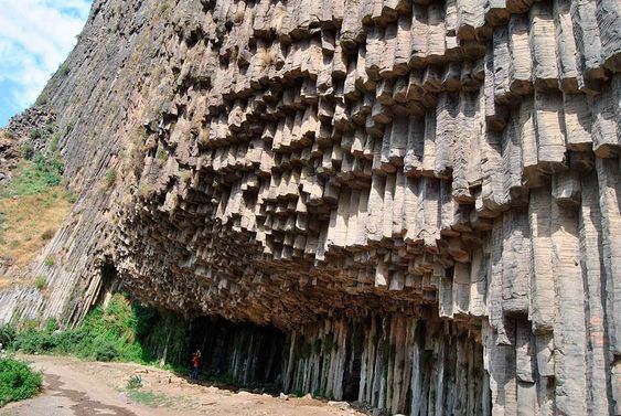 picture of symphony of stones monument